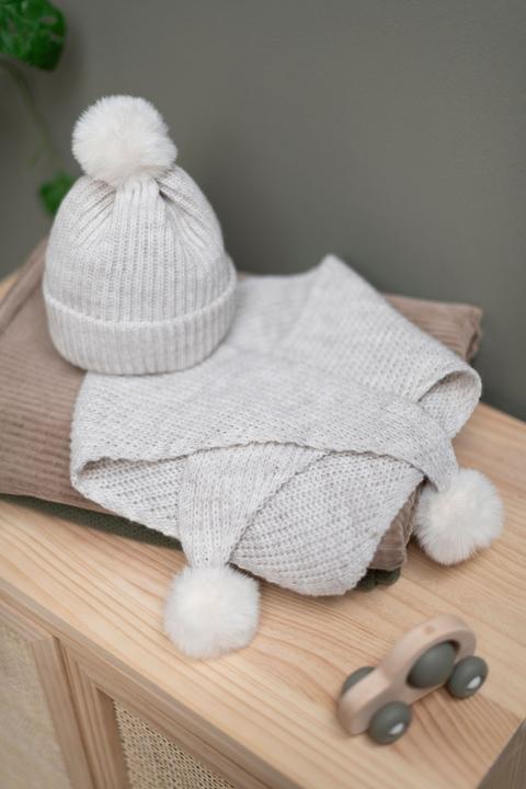 Actual product image Baby's only Hat with cool pompom, ecru