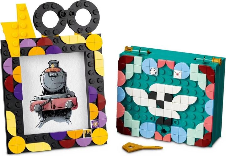 Actual product image LEGO Hogwarts Desk Set (41811, LEGO Dots)