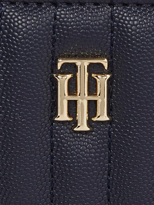 Produktbild Tommy Hilfiger Umhängetasche TH Timeless Camera Bag Quilted FA22