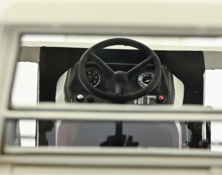 Actual product image Solido 1:18 Shelby Cobra 427 MK2 red