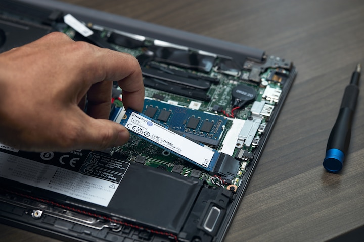 Actual product image Kingston NV2 (500 GB, M.2 2280)
