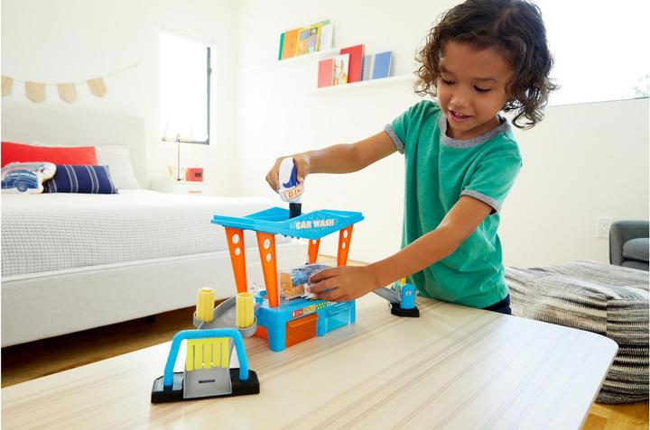 Produktbild Disney Cars Farbwechsel Dinoco Autowaschanlage Spielset
