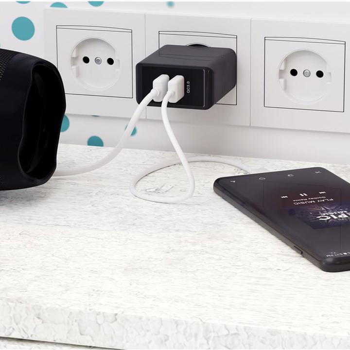 Actual product image Goobay Dual USB fast charger USB QC3.0 28W black, charges up to 4x faster than standard chargers (28 W, 2 ports)