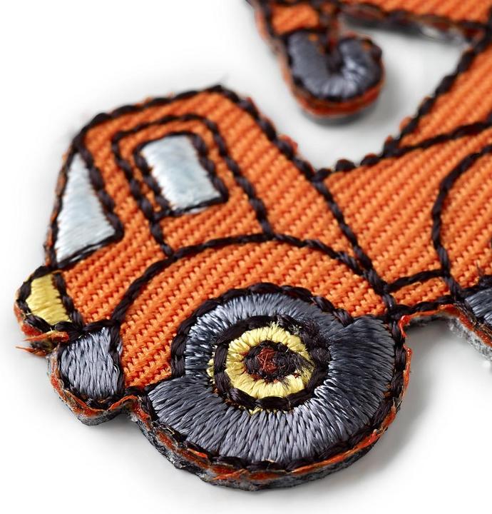 Produktbild Prym Applikation Baufahrzeuge, selbstklebend und aufbügelbar, 4 Stk. (4 x)