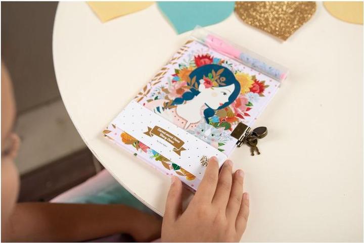 Image du produit Djeco Journal secret d'Oana (À rayures, Couverture rigide)