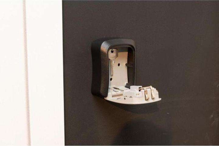 Actual product image Black & Decker Key safe