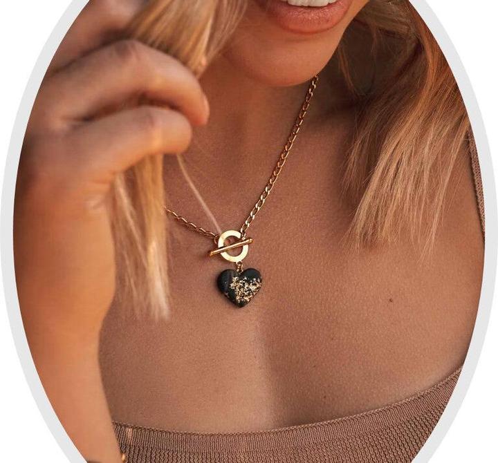 Produktbild C. Jungle Halskette mit Herzanhänger JASMINA3 Handgemacht Sterling Silber mit 14 Karat Gold plattier (Recyceltes 925 Sterling Silber, Materialstärke ca. 4mm, 14 Karat Gold-plattiert, stabil & leicht, hautverträglich versiegelt (DIN 53160-1/2), Ultrahochfester-Beton (UHFB), ca. 2 x 2cm)