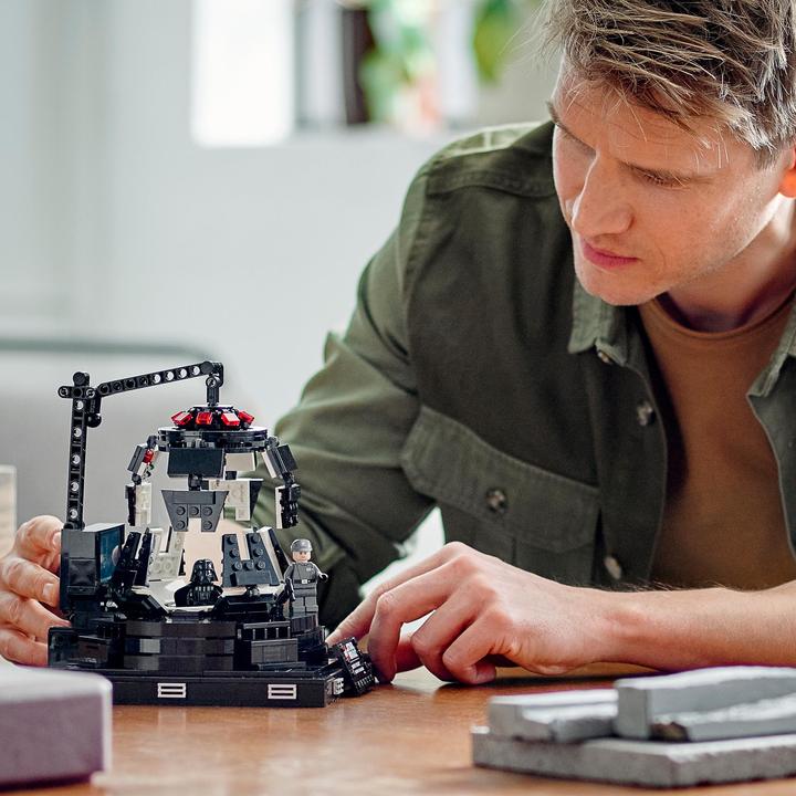 Produktbild LEGO Darth Vader - Meditationskammer (75296, LEGO Seltene Sets)