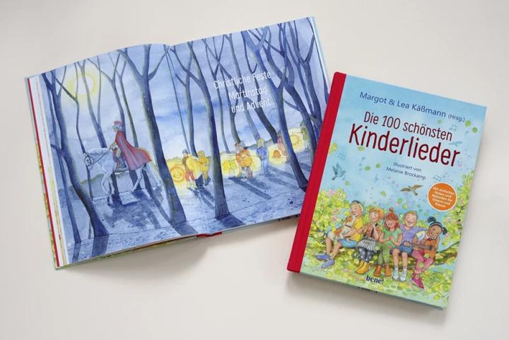 Immagine prodotto Die 100 schönsten Kinderlieder - Mit einfachen Noten und Akkorden für Gitarre und Klavier (Tedesco, Margot Kässmann, Lea Kässmann, Melanie Brockamp, 2021)