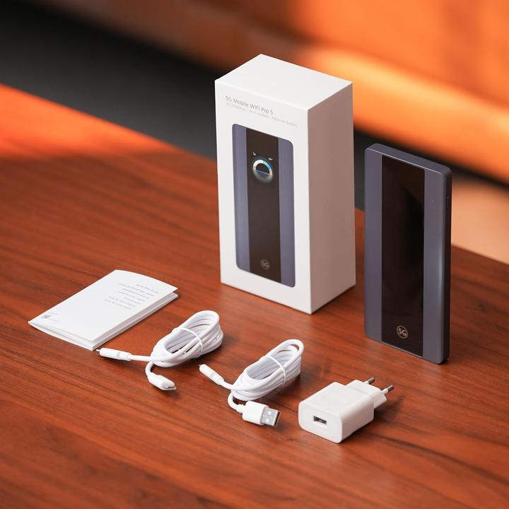 Actual product image Huawei 5G Mobile WiFi Pro with 7000mAh Power Bank and Parental Controls