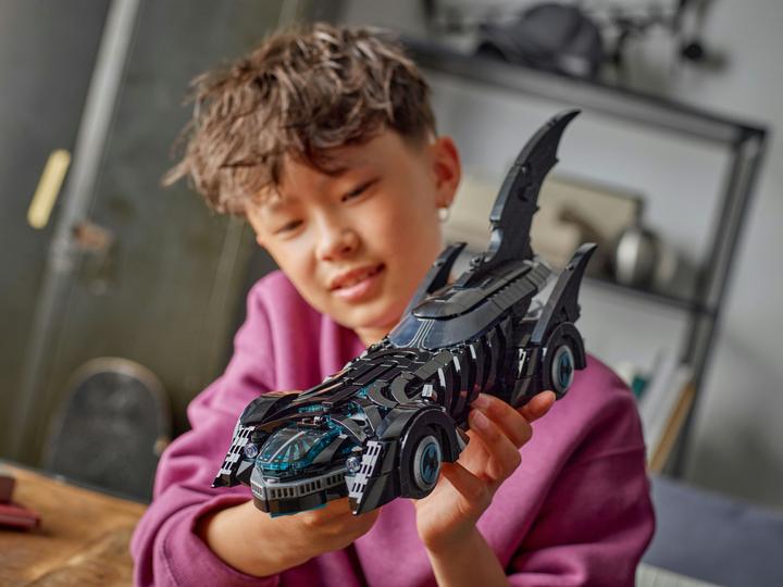 Produktbild LEGO Batman Forever Batmobil (76304, LEGO DC)