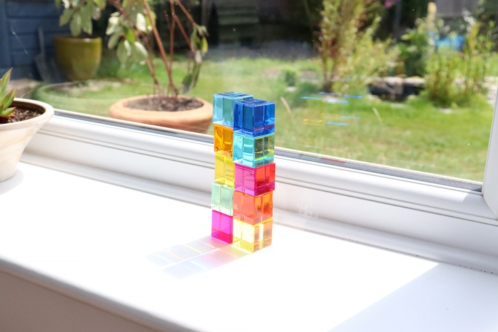 Produktbild TickiT 10 Farbige und Transparente Acryl-Würfel