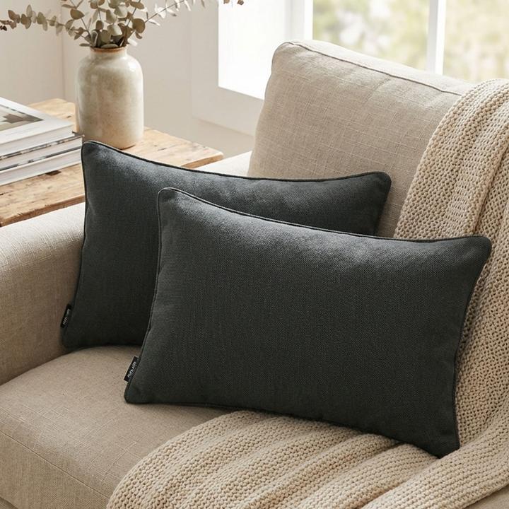 Produktbild Madison 2er-Set Deko-Kissen wasserabwesend, bequemes Outdoorkissen, dunkel grau, 50 x 30 x 10 cm (50 x 30 cm)