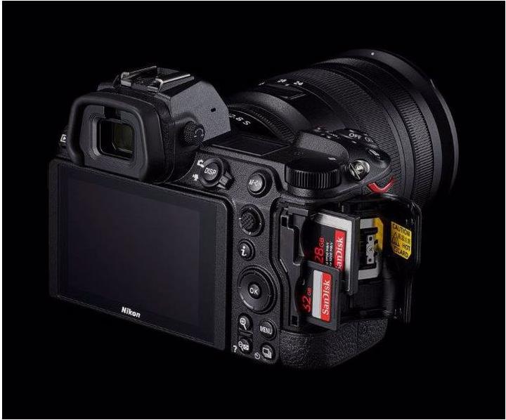 Produktbild Nikon Z 7 II Kit FTZ (24 - 70 mm, 45.70 Mpx, Vollformat)