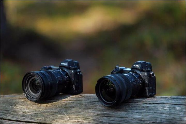 Produktbild Nikon Z 7 II Kit FTZ (24 - 70 mm, 45.70 Mpx, Vollformat)