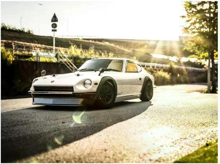 Immagine prodotto Kyosho Auto da turismo Fazer MK2 Datsun (RTR pronto all'uso)