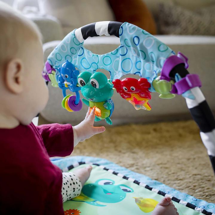 Immagine prodotto Baby Einstein Tappetino attività Neptune's Discovery Reef™ e foglio giocattolo da portare con sé