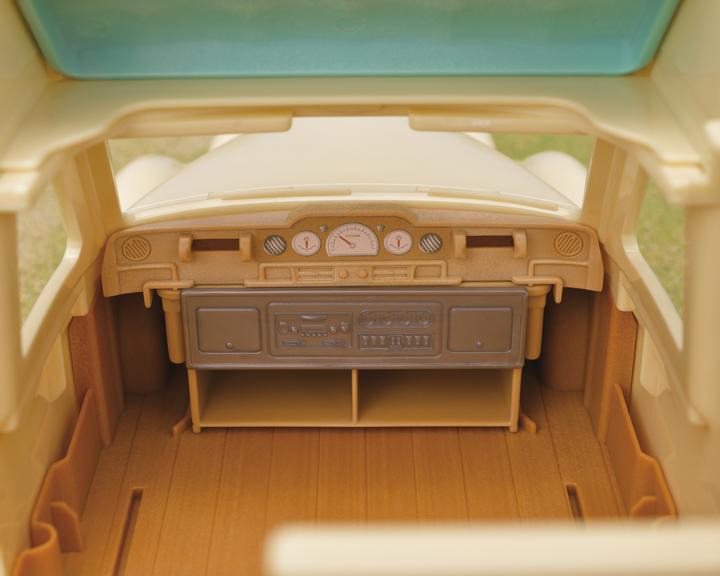 Actual product image Sylvanian Families family campervan