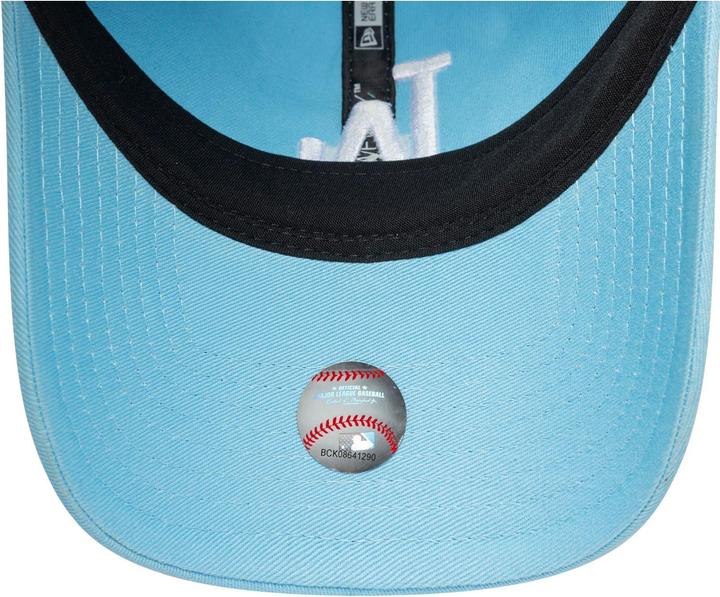 Actual product image New Era 9Twenty Casual Cap - Los Angeles Dodgers Sky Blue