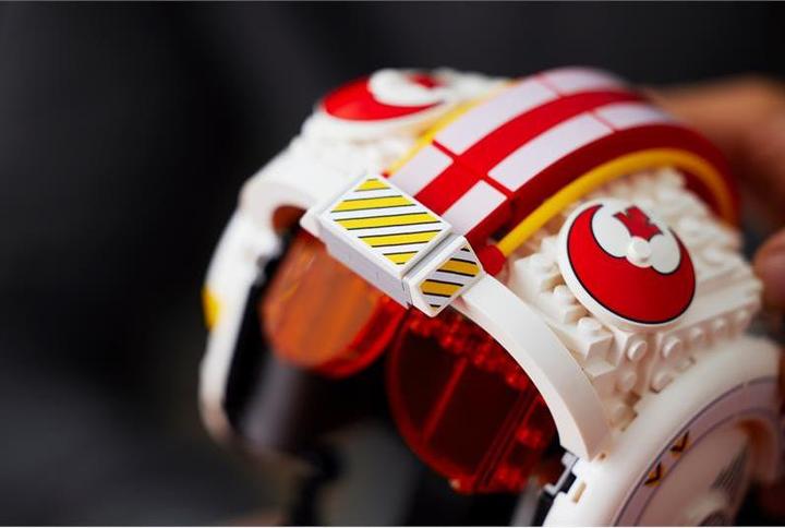 Produktbild LEGO Helm von Luke Skywalker (75327, LEGO Star Wars)