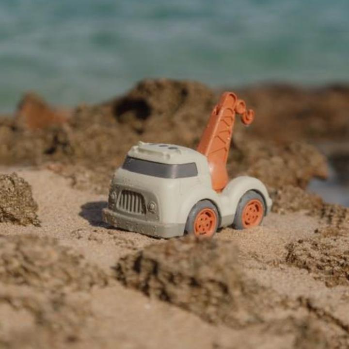 Actual product image Little Dutch Tow truck Fresh Green