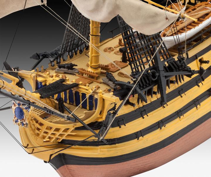 Actual product image Revell H.M.S. Victory