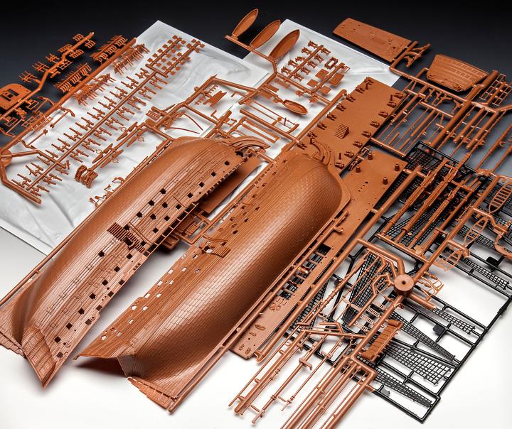 Actual product image Revell H.M.S. Victory