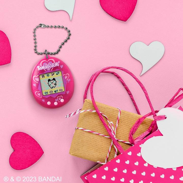 Produktbild Bandai Tamagotchi Lots of Love (Englisch, Französisch, Deutsch, Italienisch, Schweizerdeutsch)
