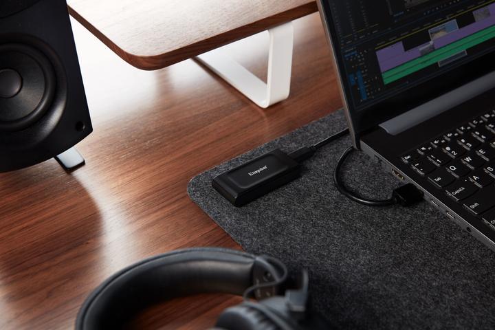 Produktbild Kingston XS1000 (1 TB)