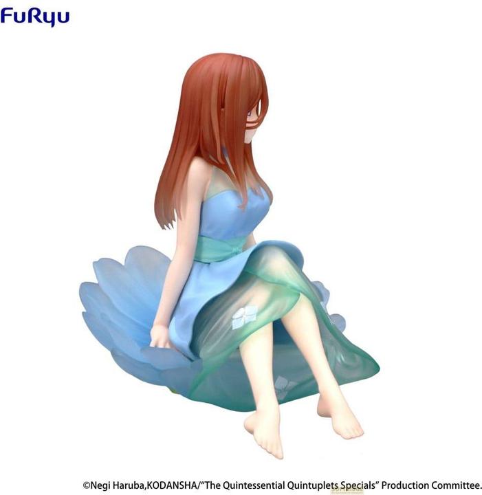 Actual product image Furyu The Quintessential Quintuplets Specials Bloo-me! PVC Statue Nakano Miku 11 cm