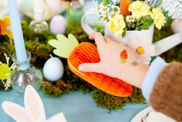 Actual product image Partydeco Paper decoration honeycomb Carrot, orange, 20 cm (1 pkt / 1 pc.) (1 x, 20 x 7 cm)