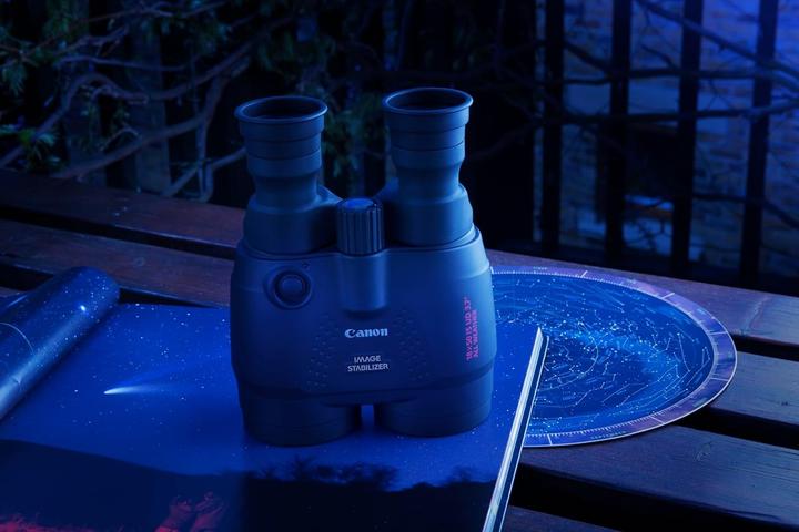 Actual product image Canon 18x50 IS AW (18 x, 50 mm)