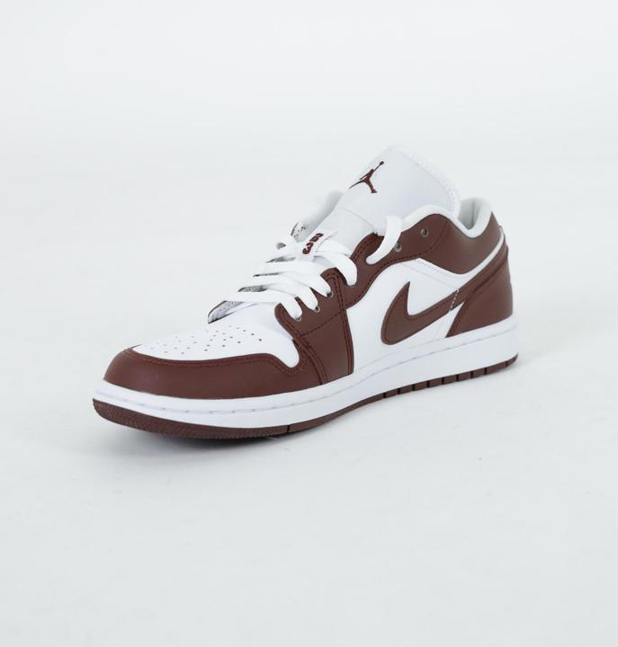 Image du produit Nike Chaussures Air Jordan 1 Low (41)