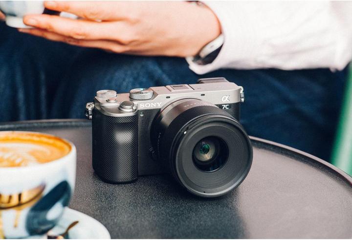 Actual product image Samyang AF 35mm F1.8 P FE (full size)