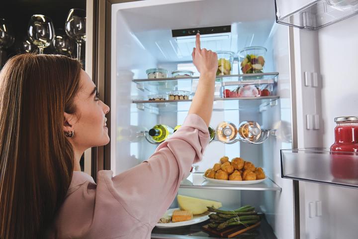 Actual product image Candy CNCQ4T620CX (409 l)