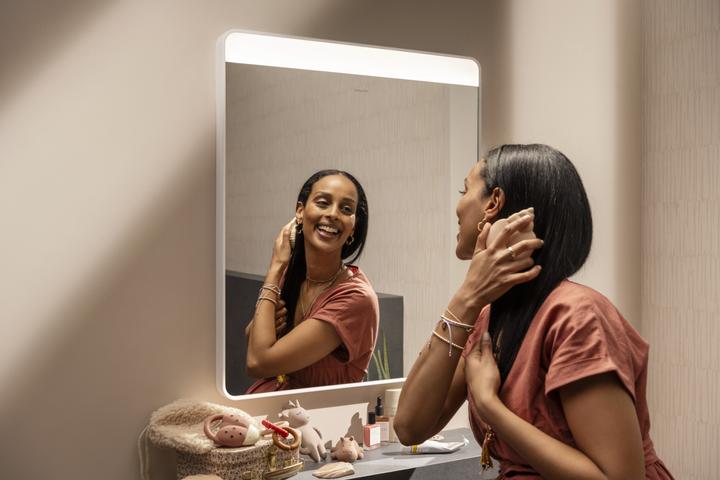 Productafbeelding hansgrohe Xarita Lite Q Spiegel, horizontale LED-Belechtung, 600x30x700mm, IR Sensor