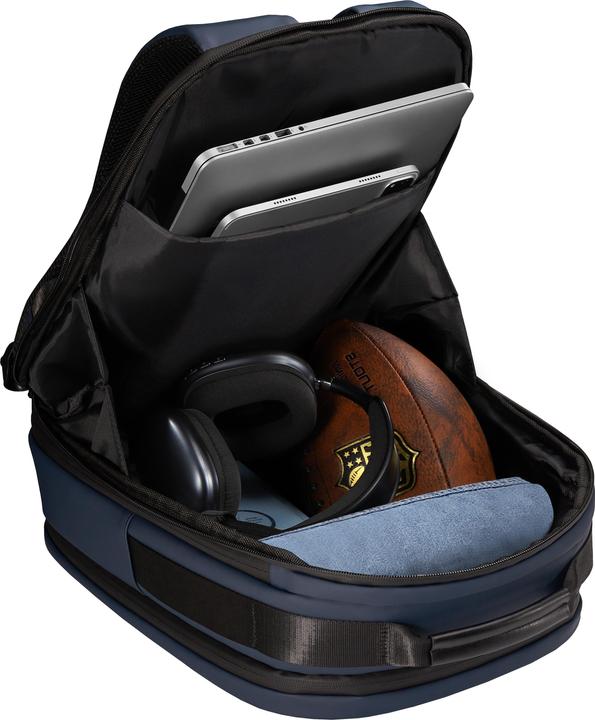 Produktbild Carbon Tech Neuron AI Rucksack mit integriertem LED-Display