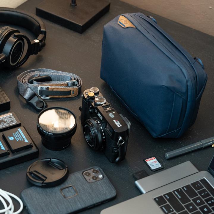 Actual product image Peak Design Tech Pouch (Camera case, 2 l)