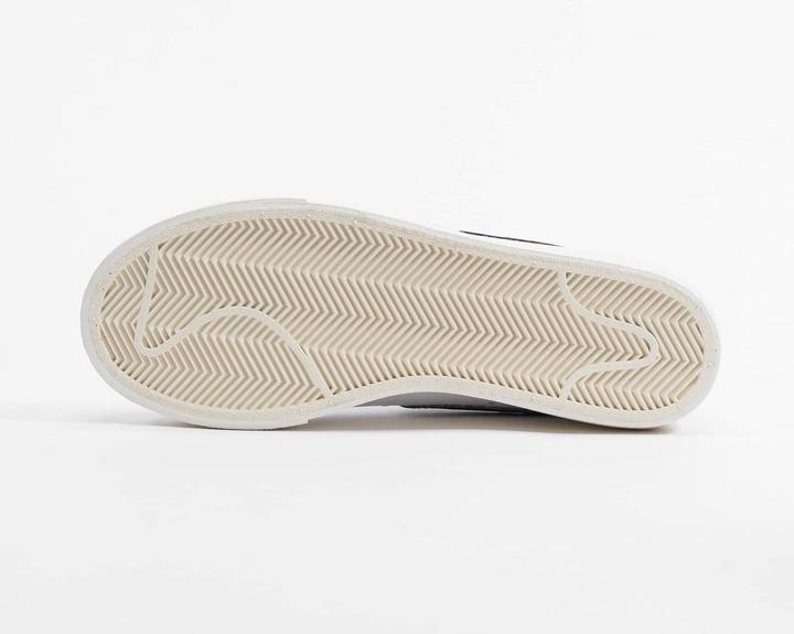 Image du produit Nike Chaussures Blazer Low Platform - 109183 (40.5)