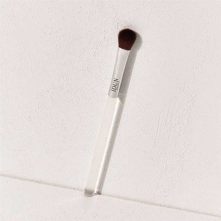 Produktbild IDUN Minerals Pinsel Angled blending brush (Augenbrauen)