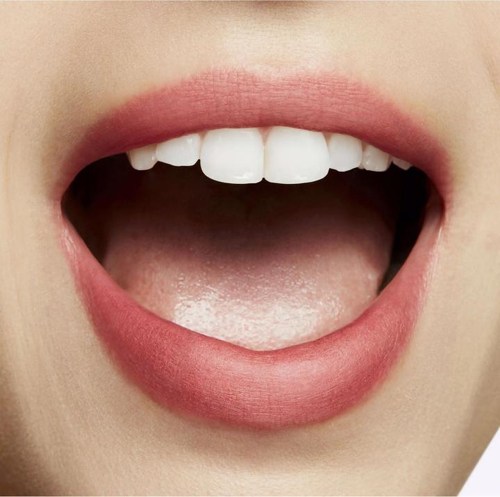 Image du produit MAC Cosmetics Powder Kiss Lipstick (Sheer Outrage)