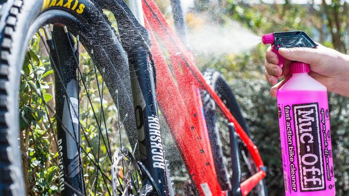 Actual product image Muc-Off Essentials Kit (1000 ml, Bicycle cleaner)