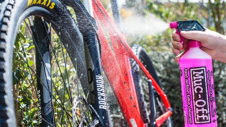 Actual product image Muc-Off Essentials Kit (1000 ml, Bicycle cleaner)