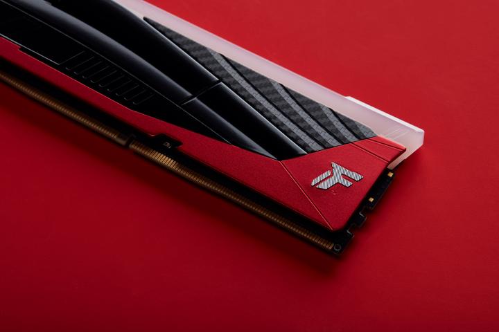 Productafbeelding Kingston 48 GB 8000MT/s DDR5 CL36 DIMM FURY Renegade RGB LE XMP (2 x 24GB, 8000 MHz, DDR5 RAM, DIMM 288 pin)