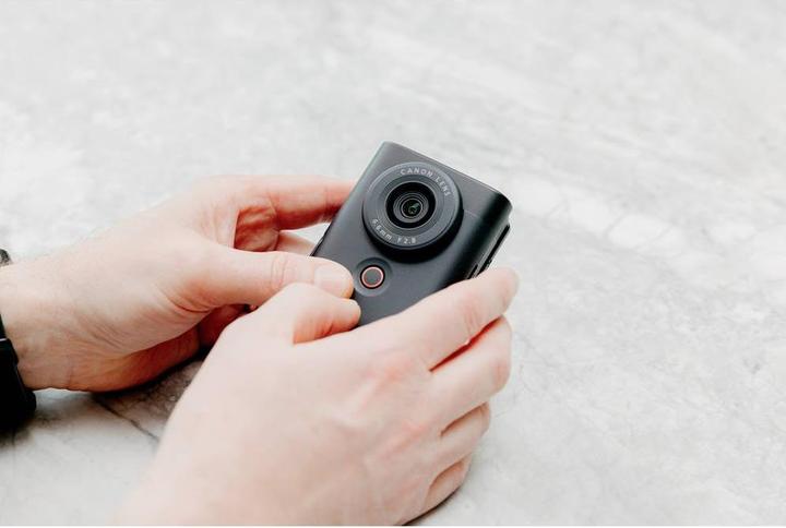 Immagine prodotto Canon PowerShot V10 Starter Kit (20.90 Mpx, 30p)
