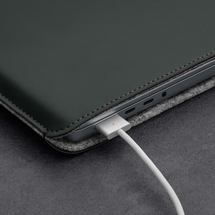 Immagine prodotto Woolnut Matte PU Sleeve for 16-inch MacBook Pro (16")