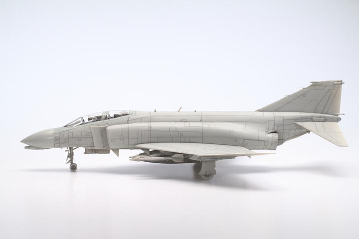 Actual product image Tamiya McDonnell Douglas F-4B Phantom II 1:48 Kit
