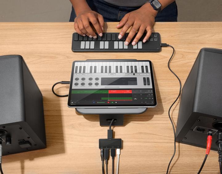 Actual product image TwelveSouth StayGo mini (USB-C, 4 ports)