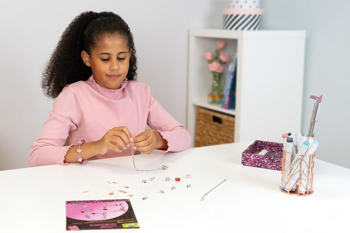 Actual product image Lena Charm bracelets Popstar, folding box