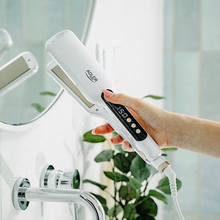 Produktbild Adler Hair Straightener - Wide | AD 2325 | Ceramic heating system | Display LCD | Temperature (min) 150 °C